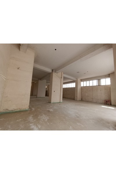 Ισόγειο κατάστημα 270m²