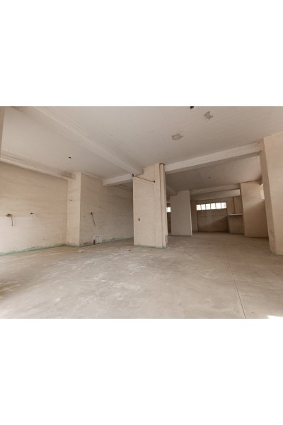 Ισόγειο κατάστημα 270m²