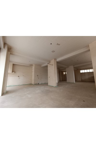 Ισόγειο κατάστημα 270m²