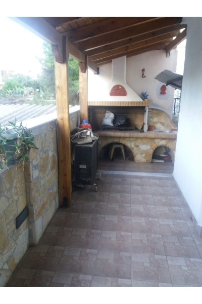 Μεζονέτα στα Σελήνια Σαλαμίνος