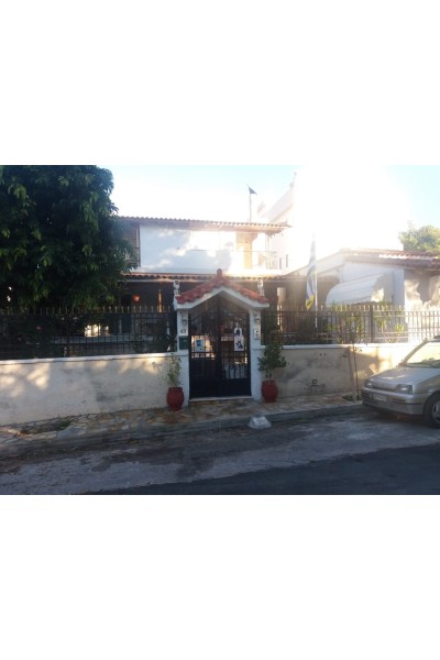 Μεζονέτα στα Σελήνια Σαλαμίνος