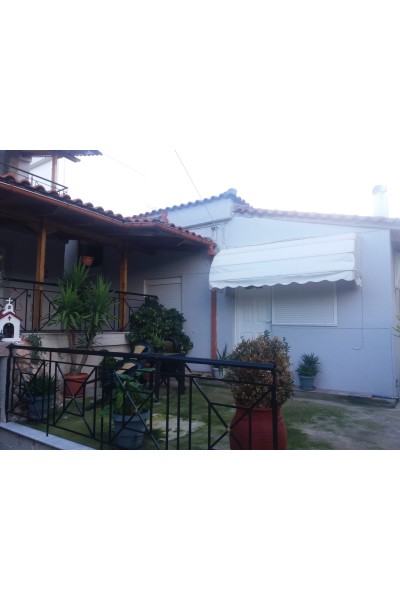 Μεζονέτα στα Σελήνια Σαλαμίνος