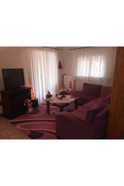 Μεζονέτα στα Σελήνια Σαλαμίνος