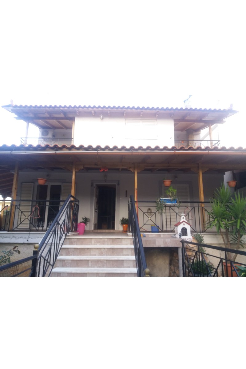 Γκαρσονιέρα στα Σελήνια Σαλαμίνος