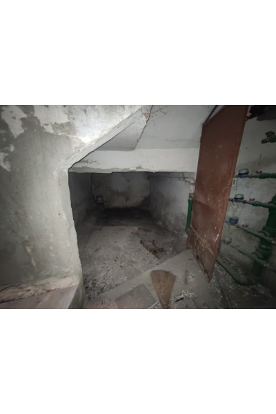 Πολυκατοικία 713 m² πλησίον Αποβάθρας Σταθμού Θεσσαλονίκης.