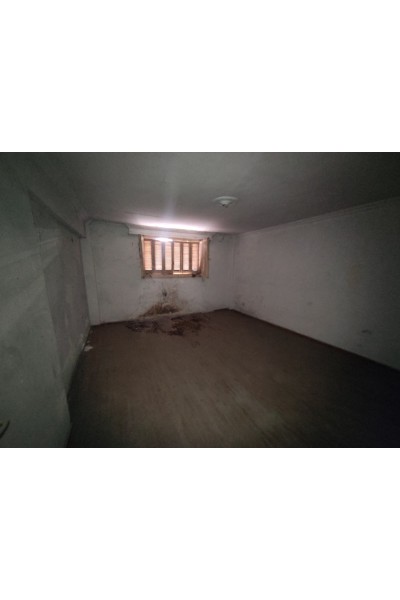 Πολυκατοικία 713 m² πλησίον Αποβάθρας Σταθμού Θεσσαλονίκης.