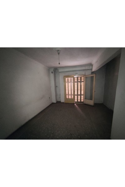 Πολυκατοικία 713 m² πλησίον Αποβάθρας Σταθμού Θεσσαλονίκης.