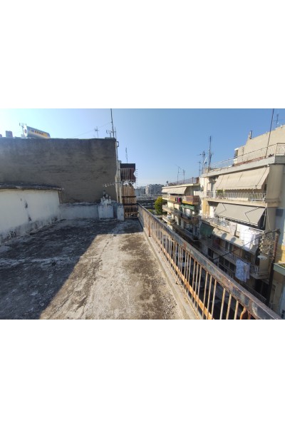 Πολυκατοικία 713 m² πλησίον Αποβάθρας Σταθμού Θεσσαλονίκης.