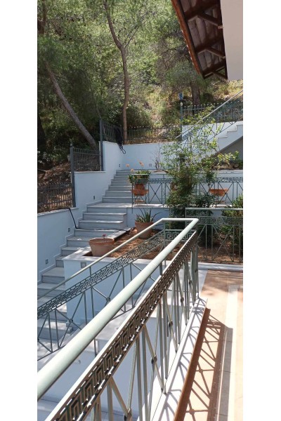 3όροφη Κατοικία στη θέση Ξένος - Σαλαμίνα 160m² 250.000