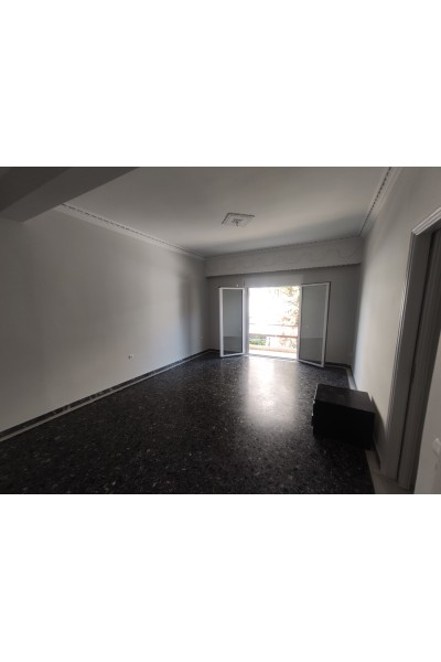 Οροφοδιαμέρισμα 90m² και δωμάτιο ταράτσας ιδιόκτητο