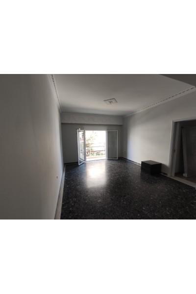 Οροφοδιαμέρισμα 90m² και δωμάτιο ταράτσας ιδιόκτητο