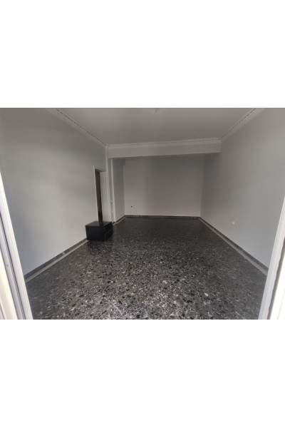 Οροφοδιαμέρισμα 90m² και δωμάτιο ταράτσας ιδιόκτητο