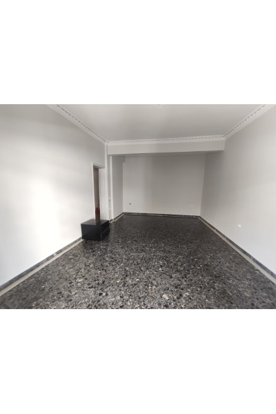 Οροφοδιαμέρισμα 90m² και δωμάτιο ταράτσας ιδιόκτητο