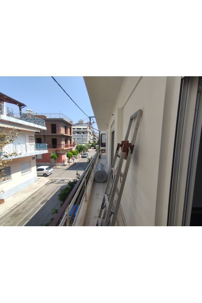 Οροφοδιαμέρισμα 90m² και δωμάτιο ταράτσας ιδιόκτητο