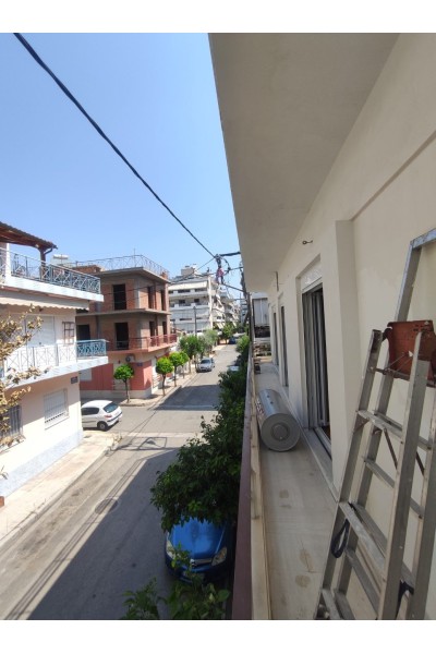 Οροφοδιαμέρισμα 90m² και δωμάτιο ταράτσας ιδιόκτητο