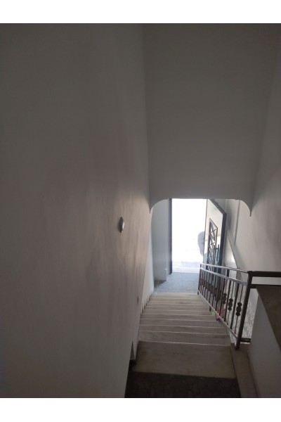 Οροφοδιαμέρισμα 90m² και δωμάτιο ταράτσας ιδιόκτητο