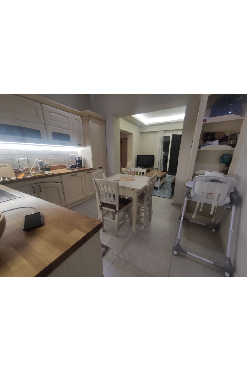Ισόγειο διαμέρισμα 86m² Νίκαια (Μανιάτικα) Επιπλωμένο